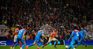 Галатасарай измъкна точка от Атлетико Мадрид с автогол, Франкфурт загуби срещу Карабах и няма да играе в плейофите