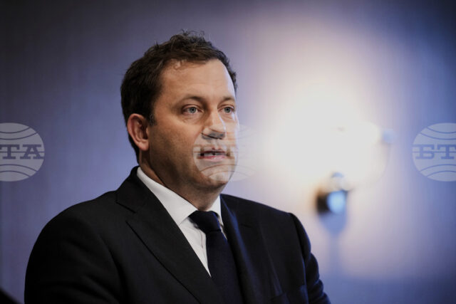 Германия няма да се поддаде на шантажа на Тръмп по отношение на Гренландия, заяви германският вицеканцлер Ларс Клингбайл