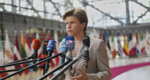 Германският външен министър призова в Латвия за по-строги мерки срещу руския "сенчест флот"