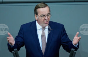 Германският министър на отбраната защити германските сили от критиките на Тръмп за НАТО в Афганистан