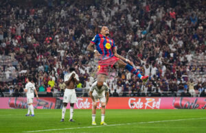 Два гола на Рафиня донесоха 16-а Суперкупа на Испания на Барселона