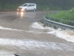 Два пътни участъка в община Ивайловград са затворени заради наводнения, съобщи Областната администрация в Хасково