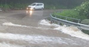 Два пътни участъка в община Ивайловград са затворени заради наводнения, съобщи Областната администрация в Хасково
