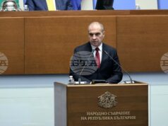 Държавата може да поставя идеи за визията на летище София при конкретни предложения, заяви Гроздан Караджов