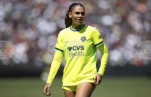 Дъщерята на Денис Родман става най-високоплатената футболистка в света