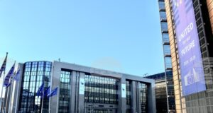 ЕК ще предложи до края на годината прекратяване на вноса на руски петрол и предвижда да се въведе пълна забрана за руските енергийни източници