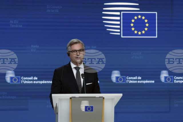 ЕС отчита намаляване на молбите за убежище през миналата година