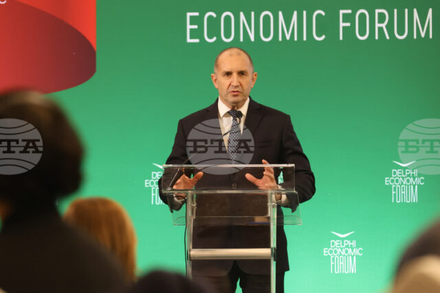 Европа се превърна в заложник на своята амбиция за морално лидерство в свят без правила, каза Румен Радев на Софийския икономически форум