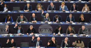 Европейският парламент замрази ратифицирането на търговското споразумение между ЕС и САЩ