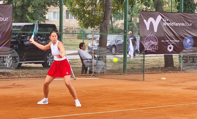 Елизара Янева достигна до полуфиналите на сингъл на турнир по тенис в Португалия