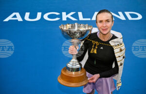 Елина Свитолина триумфира на турнира по тенис в Окланд и взе 19-а титла в кариерата си Елина Свитолина триумфира на турнира по тенис в Окланд и взе 19-а титла в кариерата си