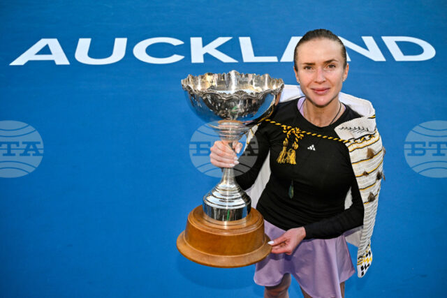 Елина Свитолина триумфира на турнира по тенис в Окланд и Елина Свитолина триумфира на турнира по тенис в Окланд и взе 19-а титла в кариерата си
