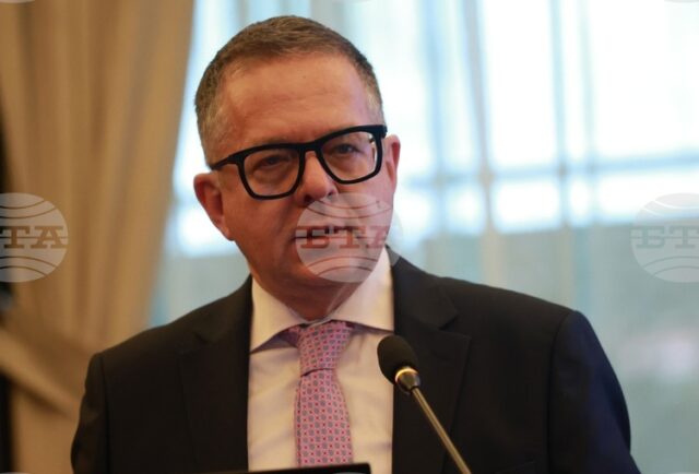 Зам.-министър Дончо Бабалов за БТА: Икономическото министерство планира поетапно внедряване Зам.-министър Дончо Бабалов за БТА: Икономическото министерство планира поетапно внедряване на платформата "Български експортен навигатор" до края на следващата седмица