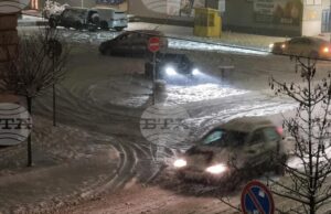 Заради обилния снеговалеж в Кюстендилско са въведени ограничения за движението на автомобили над 12 тона