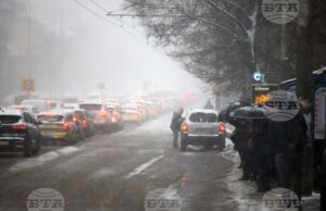 Зимният фронт блокира София: полицията апелира да се избягва пътуване с автомобили София зима