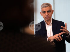 Изкуственият интелект може да стане оръжие за масово унищожение на работни места, предупреждава кметът на Лондон