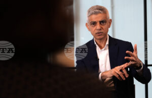 Изкуственият интелект може да стане оръжие за масово унищожение на работни места, предупреждава кметът на Лондон