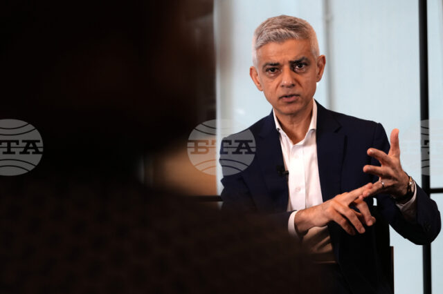 Изкуственият интелект може да стане оръжие за масово унищожение на работни места, предупреждава кметът на Лондон