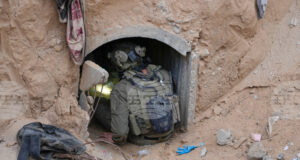 Израел съобщи, че е „елиминирал трима терористи“ близо до Рафах