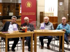 Илко Димитров се концентрира върху човека, каза проф. Георги Каприев за книгата „Извън кръга" Илко Димитров се концентрира върху човека, каза проф. Георги Каприев за книгата „Извън кръга"