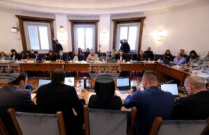 Има риск в избирателните списъци да се включат хора, които са починали, ако се правят по данни от последното преброяване на населението, каза председателят на НСИ