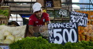 Инфлацията в Аржентина се повиши повече от очакваното през декември