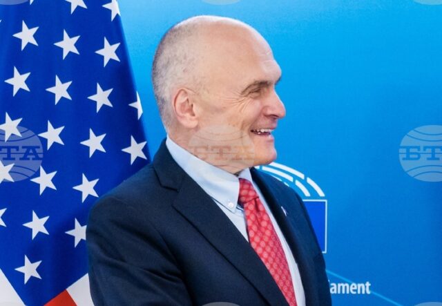 Искаме сътрудничество с Европа, промени в европейското законодателство ще бъдат от голяма полза, каза посланикът на САЩ в ЕС