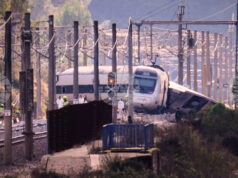 Испанският премиер обяви тридневен траур и обеща "пълна прозрачност" при разследването на железопътния инцидент