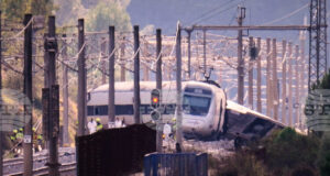 Испанският премиер обяви тридневен траур и обеща "пълна прозрачност" при разследването на железопътния инцидент