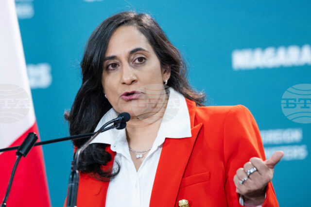 Канадски гражданин беше убит при протестите в Иран, заяви канадската външна министърка