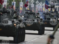 Бронирана техника на венецуелската армия преминава по улиците на Каракас по време на парад по случай Деня на независимостта от Испания, 5 юли 2022 г. (