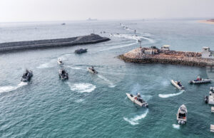 Корпусът на гвардейците на Ислямската революция ще проведе учения с бойни стрелби в Ормузкия проток в неделя и понеделник Корпусът на гвардейците на Ислямската революция ще проведе учения с бойни стрелби в Ормузкия проток в неделя и понеделник