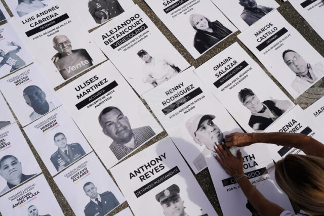 Лидер на правозащитна организация заяви, че най-малко 80 политически затворници са били освободени във Венецуела