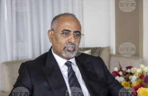 Водачът на Южния преходен съвет (ЮПС) на Йемен Айдарус аз Зубайди по време на среща на Общото събрание на ООН дава интервю в Ню Йорк. 22 септември 2023 г