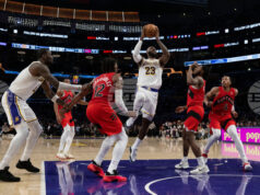 Лос Анджелис Лейкърс надделя над Торонто Раптърс в НБА