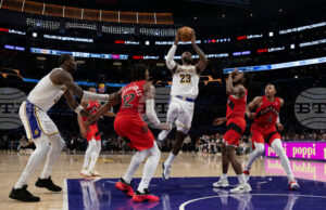 Лос Анджелис Лейкърс надделя над Торонто Раптърс в НБА