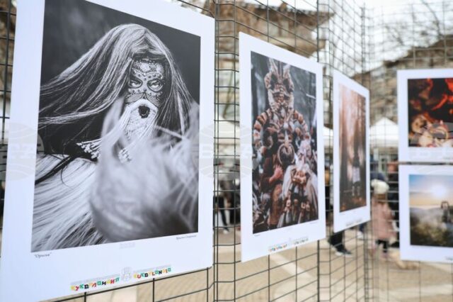 Международният фотоконкурс „Кукерландия 2026” търси най-въздействащите кадри от маскарадни игри Международният фотоконкурс „Кукерландия 2026” търси най-въздействащите кадри от маскарадни игри