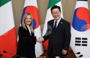 Мелони и И Дже-мьон обсъдиха двустранното сътрудничество между Италия и Южна Корея по време на среща в Сеул