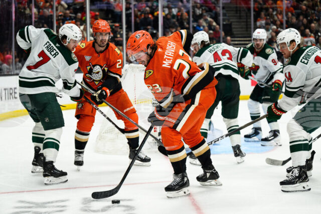 Минесота спечели срещу Анахайм в НХЛ Минесота спечели срещу Анахайм в НХЛ