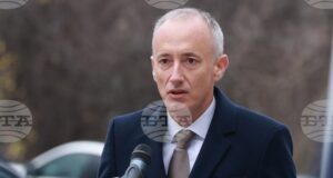 Министърът на образованието в оставка Красимир Вълчев ще направи първа копка на нов физкултурен салон и ще открие STEM център в Благоевград