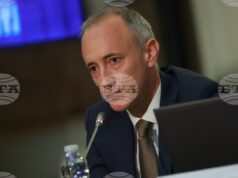 Министърът на образованието в оставка Красимир Вълчев ще открие два STEM центъра и нов физкултурен салон в област Пловдив