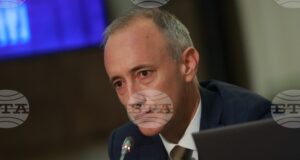 Министърът на образованието в оставка Красимир Вълчев ще открие два STEM центъра и нов физкултурен салон в област Пловдив