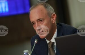 Министърът на образованието в оставка Красимир Вълчев ще открие два STEM центъра и нов физкултурен салон в област Пловдив