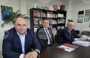 Мъж на 29 г. е бил задържан с над 9 кг марихуана с цел разпространение, пратката е била за Турция Мъж на 29 г. е бил задържан с над 9 кг марихуана с цел разпространение, пратката е била за Турция