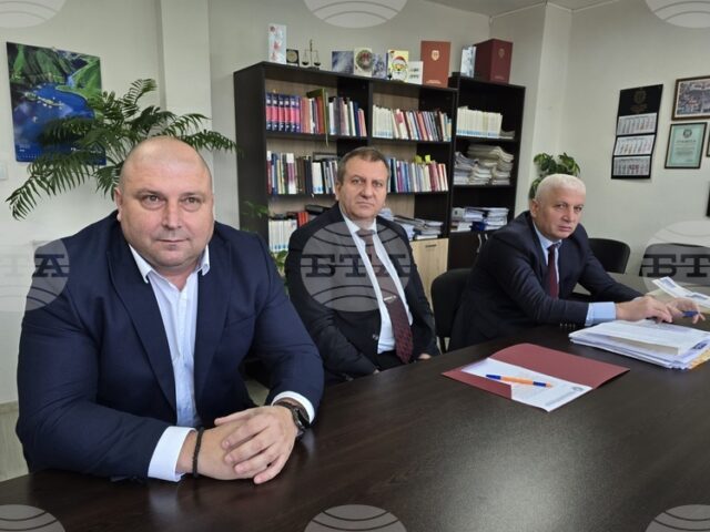 Мъж на 29 г. е бил задържан с над 9 Мъж на 29 г. е бил задържан с над 9 кг марихуана с цел разпространение, пратката е била за Турция