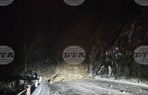 Над 150 кубични метра е скалната маса, която затвори пътя Смолян - Девин