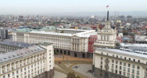 триъгълника на властта