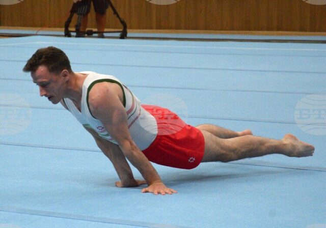 Националът по спортна гимнастика Еди Пенев обяви, че прекратява спортната си кариера