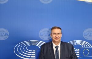 Нелегалната миграция застрашава европейския начин на живот, каза българският евродепутат Емил Радев преди дебат за миграцията в Европарламента