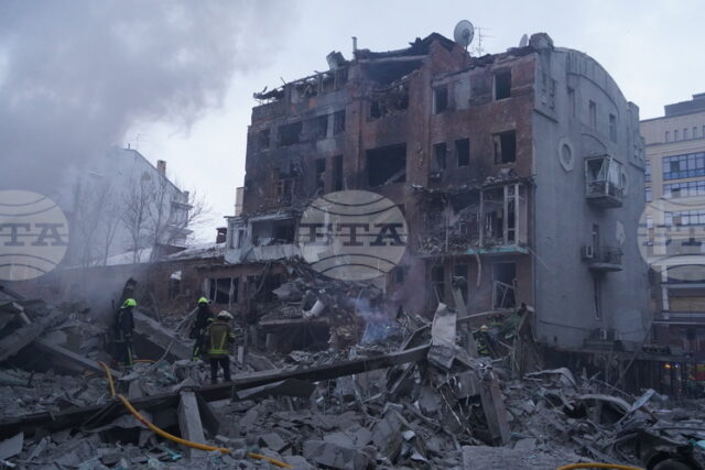 ОБНОВЕНА 19 ранени в руски удар по центъра на Харков, съобщават украинските власти